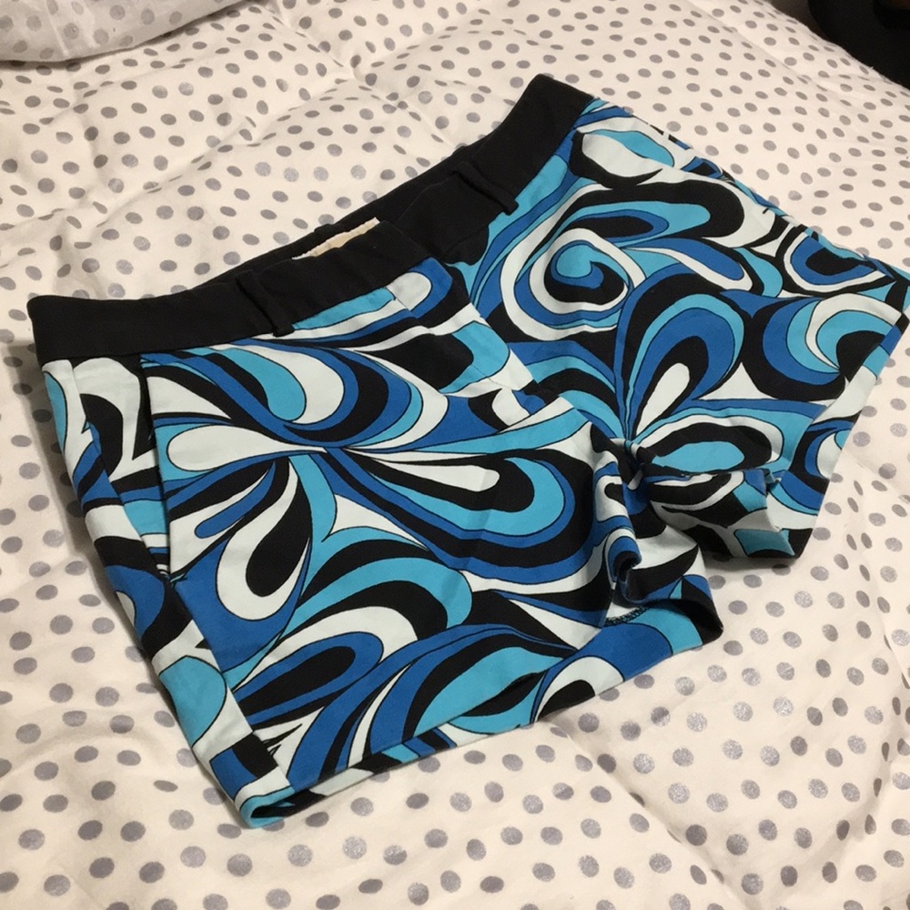 Michael Kor’s Short Shorts 💙 - Picture 2 of 6